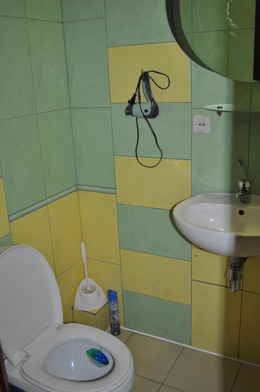 דנייפרופטרובסק Apartment On Oleksandra Polia Avenue 110 מראה חיצוני תמונה